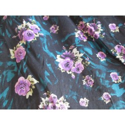 Tissu fleurs noir violet